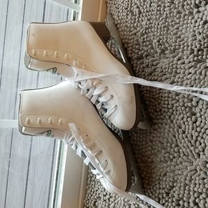 Glacier 220 ice skates - size 6